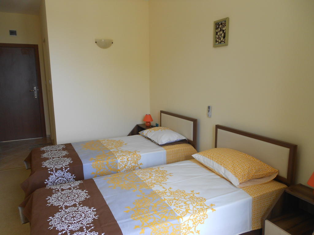 Family Hotel Amore Byala  Habitación foto
